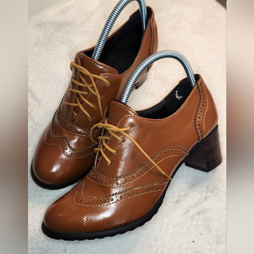 Ladies Brogue Oxford Heels Size 11 Cognac Brown
